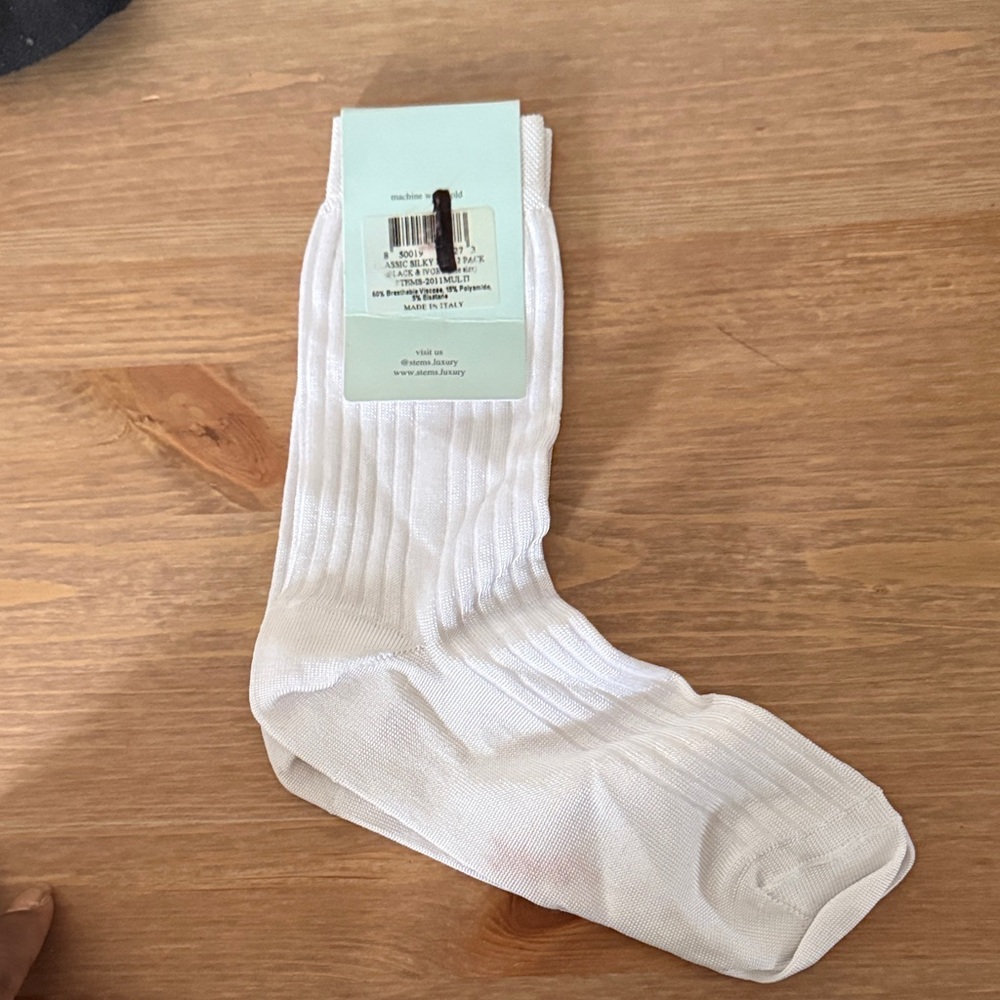 stem White Ribbed Crew Socks with Red Logo - Picture 3 of 3